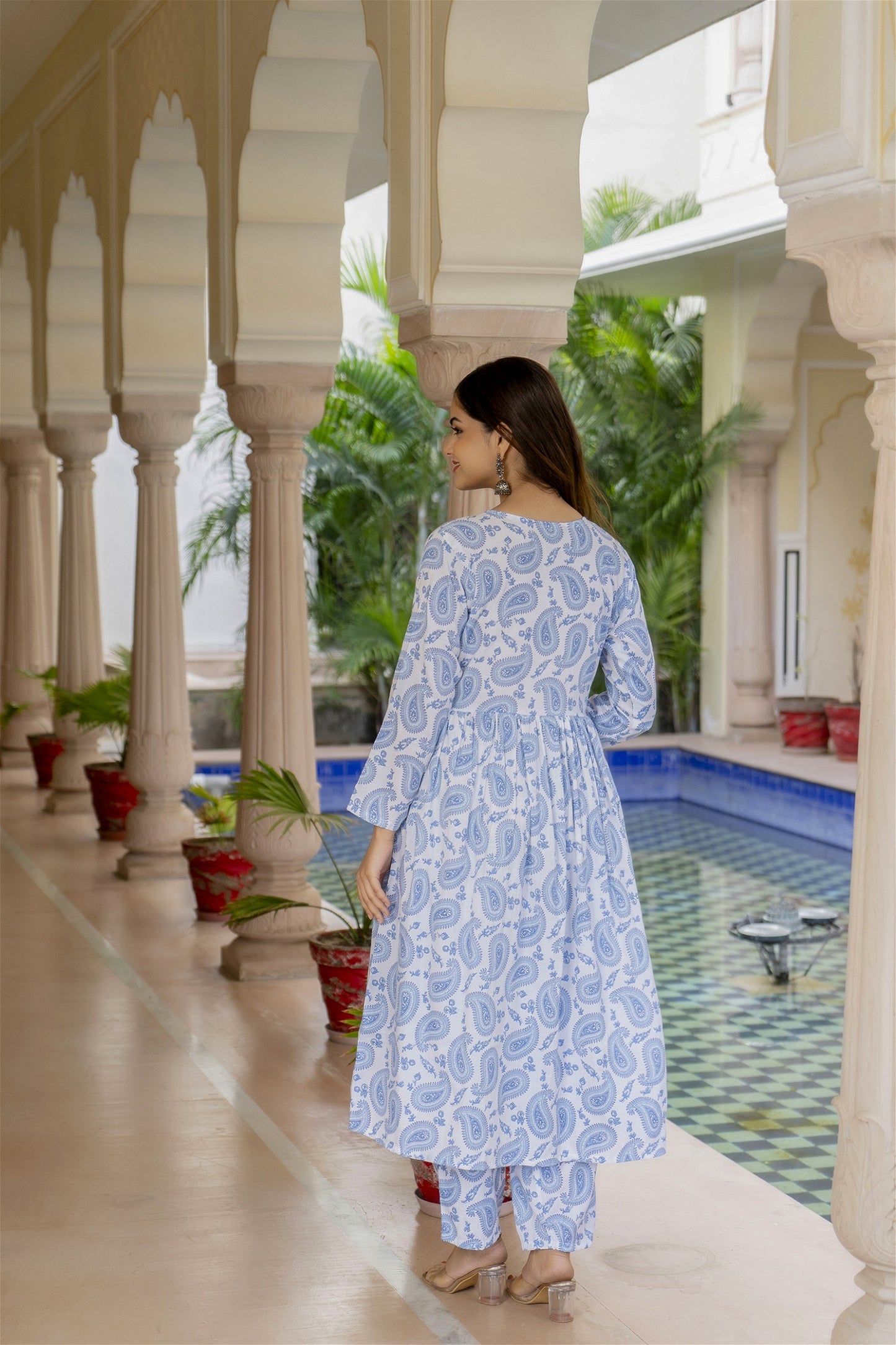 Women Block Printed Kurta and Pant Set With Dupatta in Traditional design